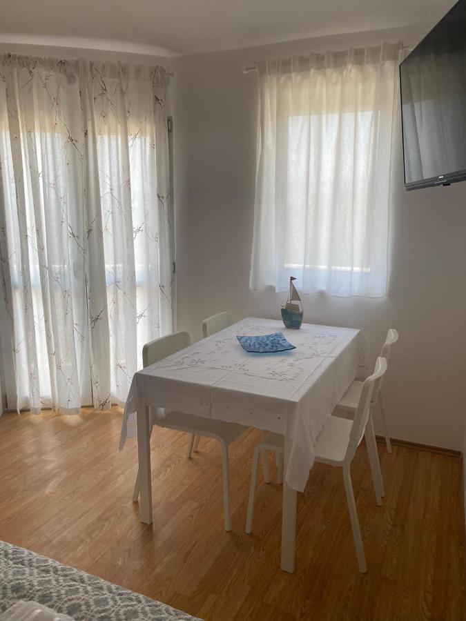 Luma Rooms Rudina Exterior photo